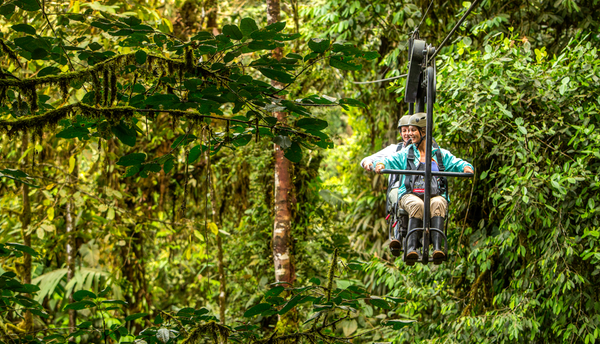 Dos modelos y un camino hacia el turismo sostenible en Ecuador