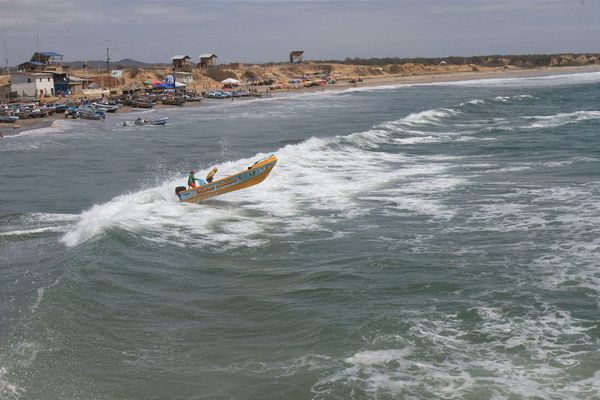 Críticas frenan la Ley de Olas Rompientes: 'El mar no necesita más burocracia'