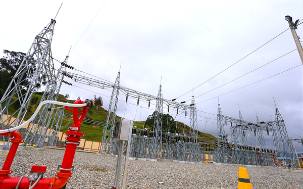 Privados podrán almacenar y transmitir energía en Ecuador