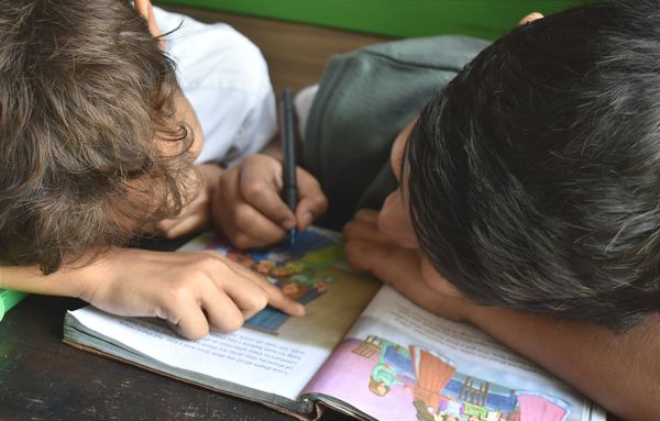 Uso de IA sin verificar se asocia a peores notas en América Latina