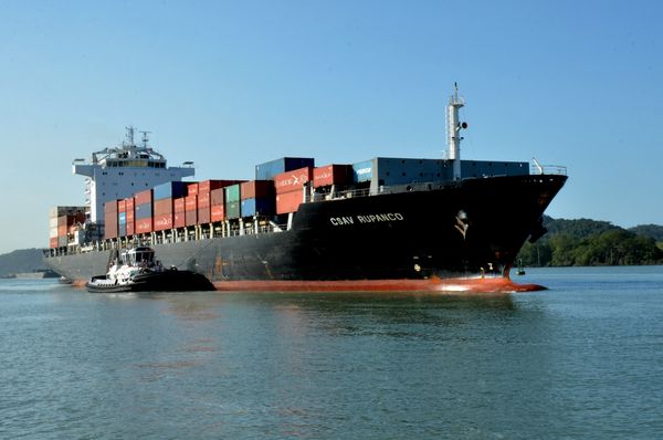 Embarcaciones en el Canal de Panamá