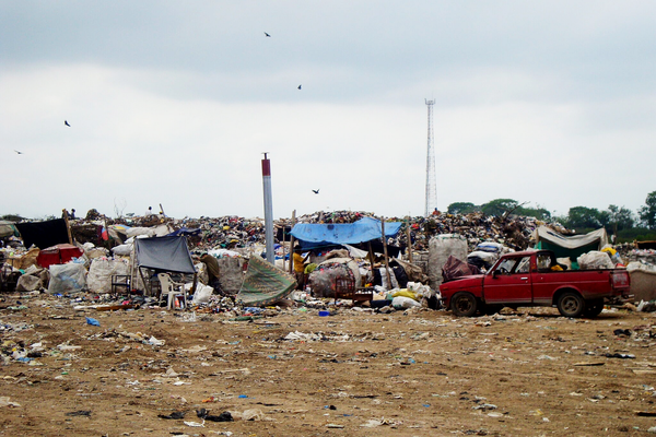 Foto basurales en botaderos o vertederos