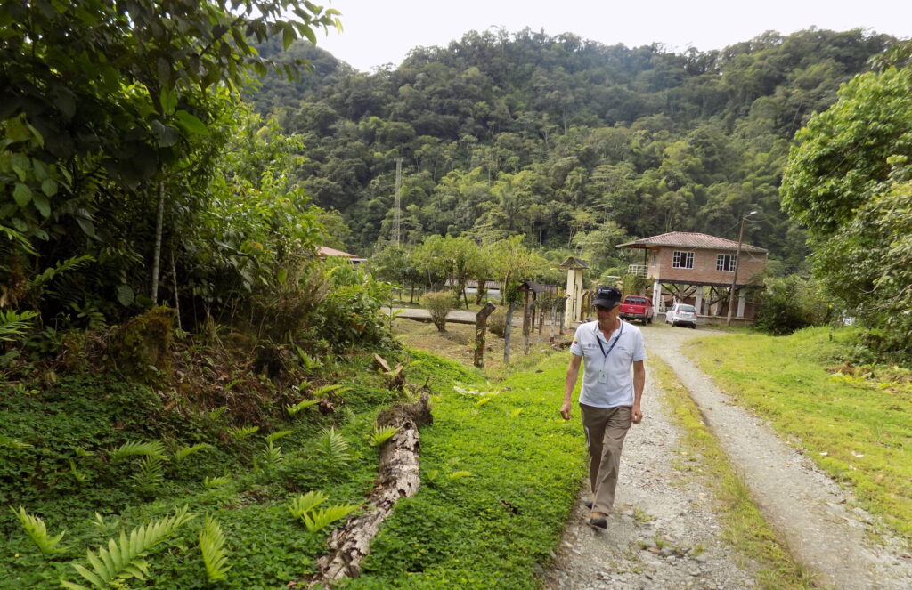 Ángel Palacios es uno de los guardaparques del Parque Nacional Sangay