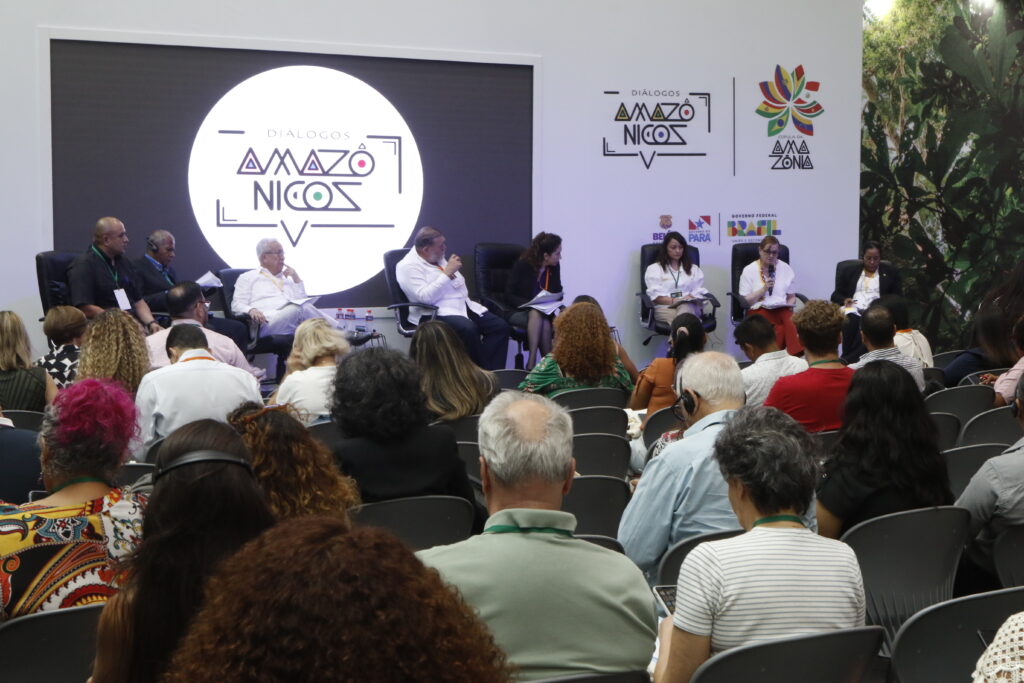 Diálogos Amazônicos