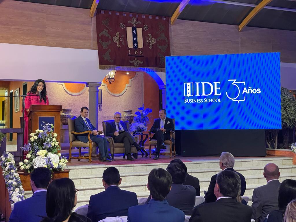 Evento institucional 30 años IDE Business School