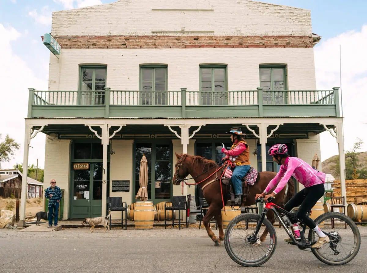 Cyclist Lachlan Morton Completes Historic Pony Express Route by Bike