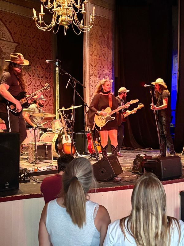VC Live Summer Concert Series Continues: Taylor Hunnicutt and Rose’s Pawn Shop