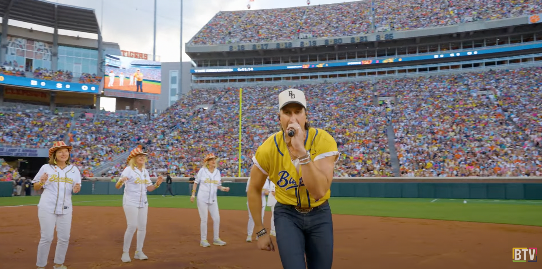 How The Savannah Bananas Successfully Compete With MLB