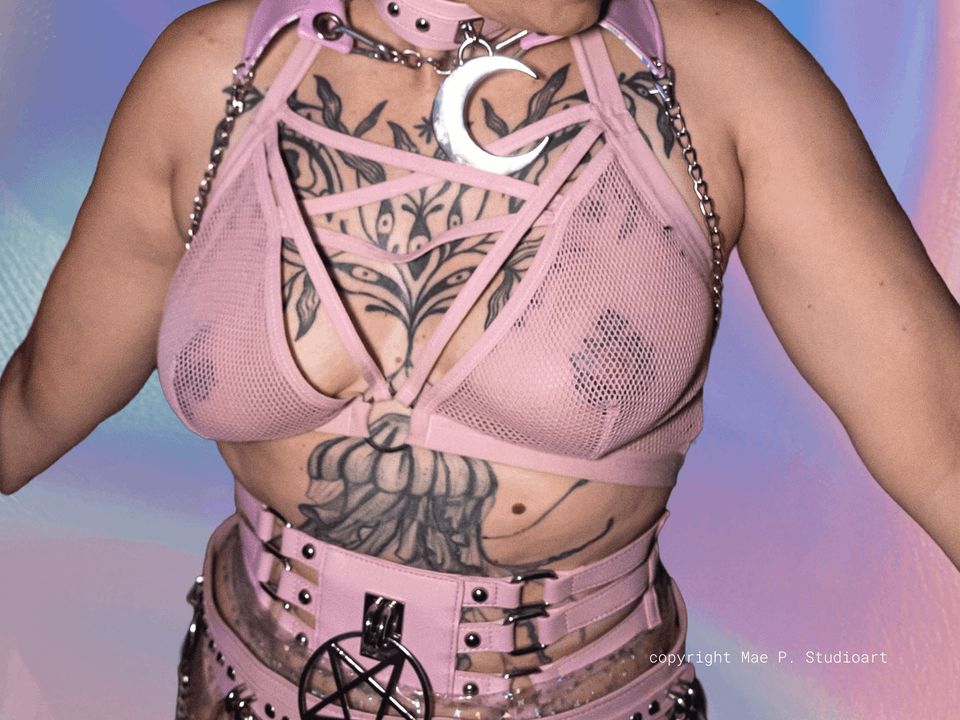 BOUNCE by UNDR copyright Mae P. Studioart MAIN PHOTO