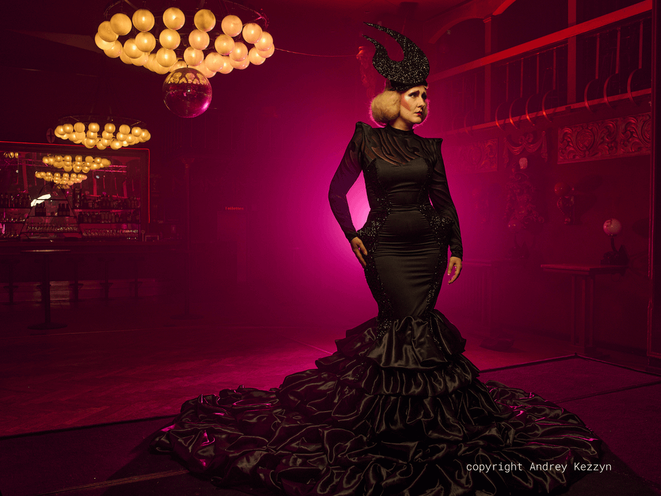Lilly Mortis KABARET KLUB copyright Andrey Kezzyn