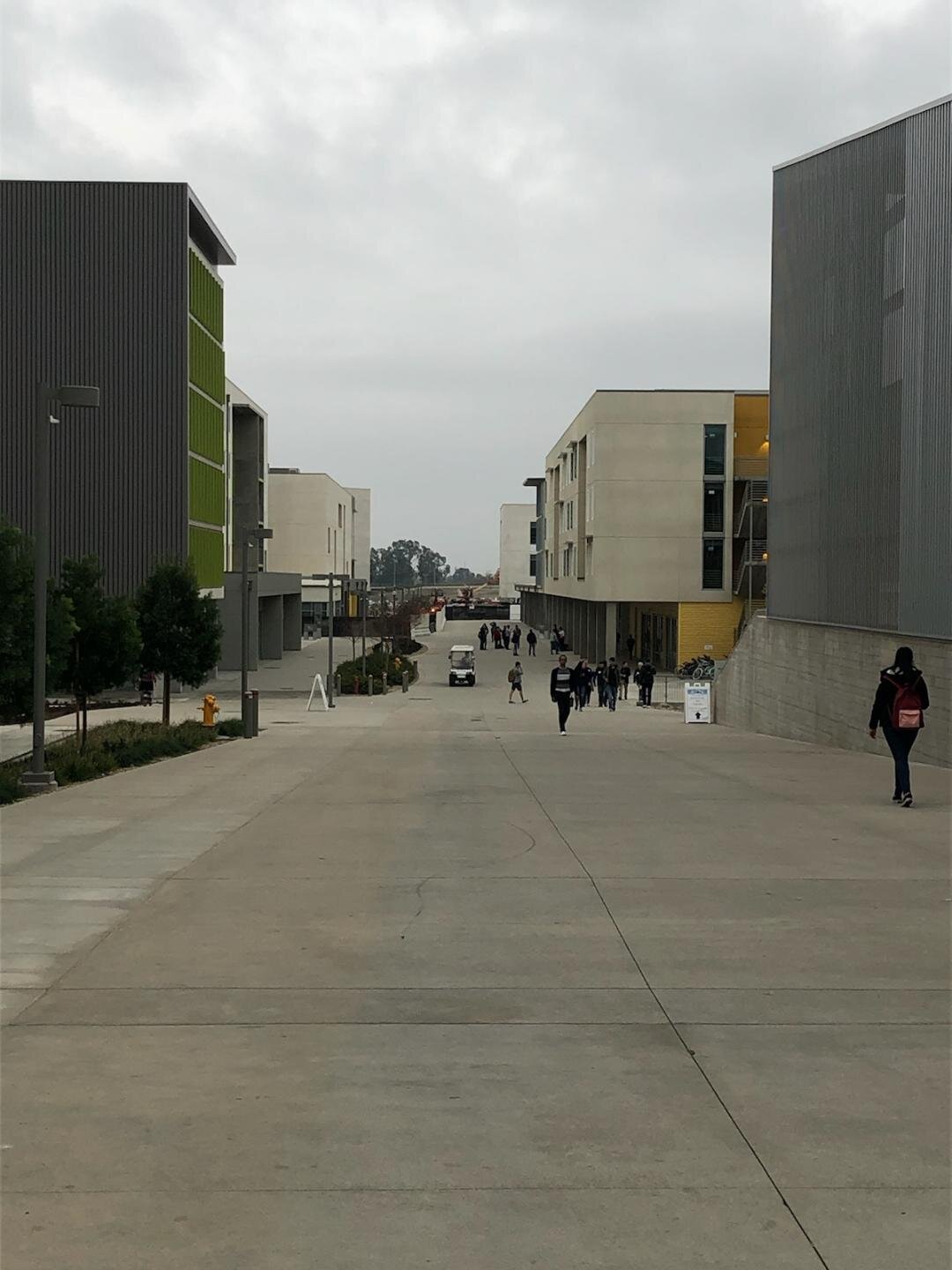  The Innovate 2 Grow event included half-hour judged presentations by School of Engineering Students. This portion of the event was held on the newly opened southern side of the campus. Photo- Steve Newvine 