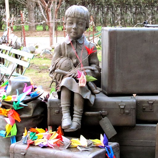  little-girl-japanese - PHOTO BY ADAM BLAUERT 