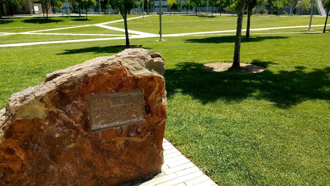 The stone marker with a brass plaque naming the Quad at UC Merced after the institution’s first Chancellor Carol Tomlinson-Keasey.  Photo:  Steve Newvine 