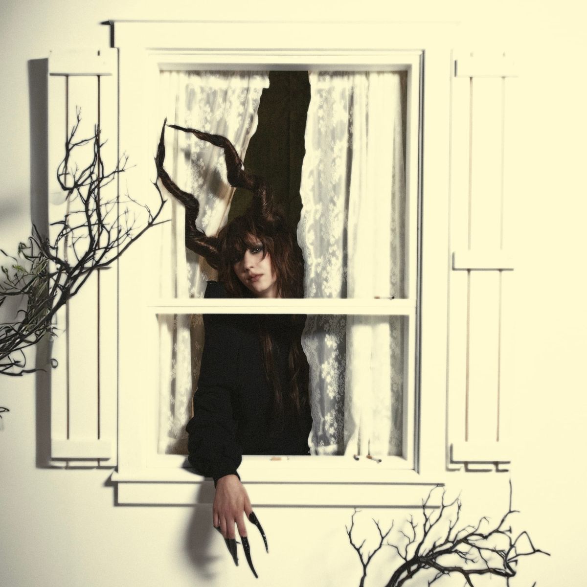 Circuit Des Yeux on Narcolepsy, Working with Alan Sparhawk, and Hopping from Ship to Ship