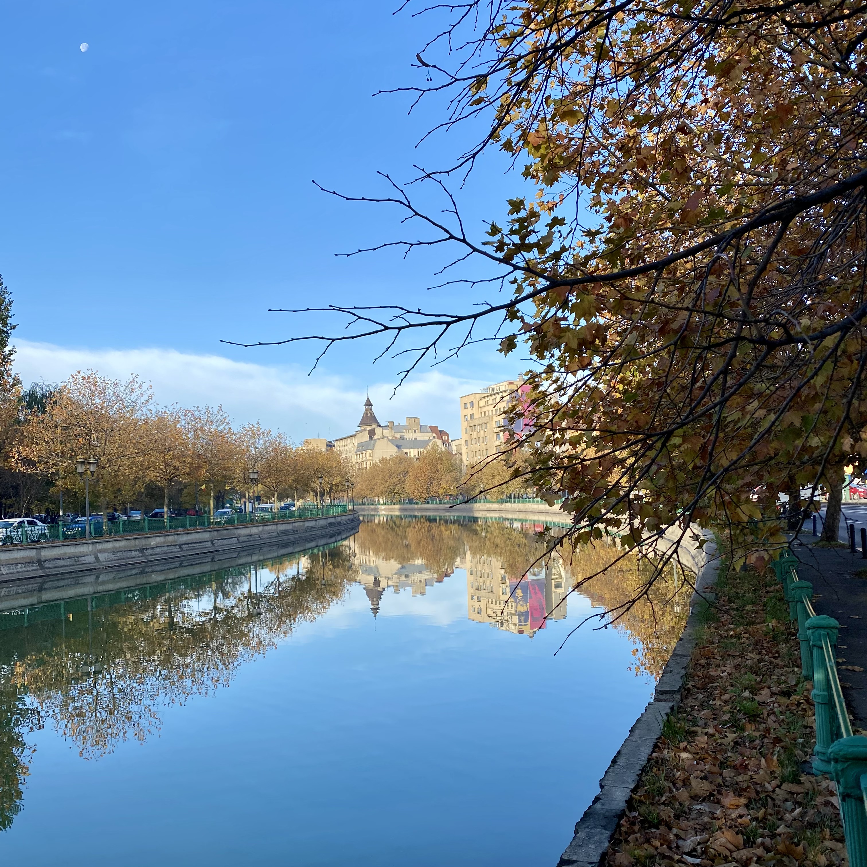 The river Dâmbovița in Bucharest, as seen from a run.