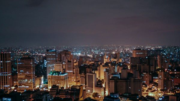 Vista nocturna del centro de São Paulo
