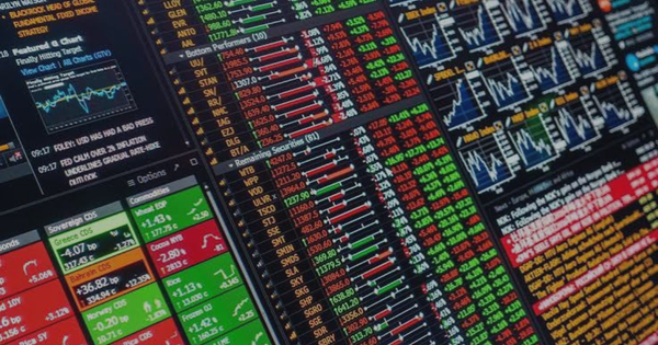 Pantallas de cotizaciones de un mercado de capitales