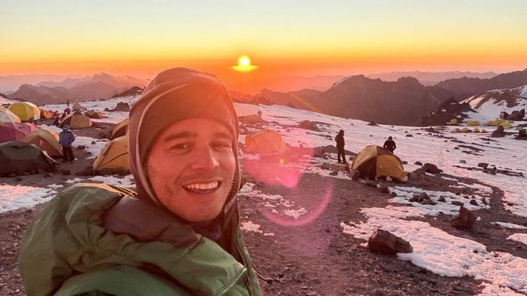 Nido de Cóndores Aconcagua: Guía Definitiva del Campamento Clave a 5,560 m