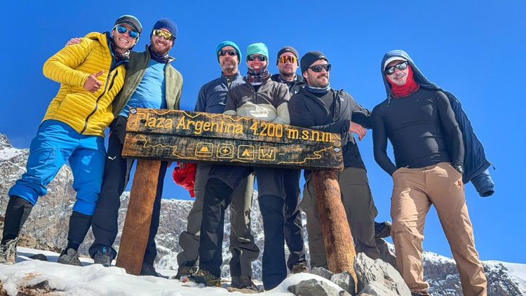 Plaza Argentina: The Strategic Heart of the 360 Route and Polish Glacier