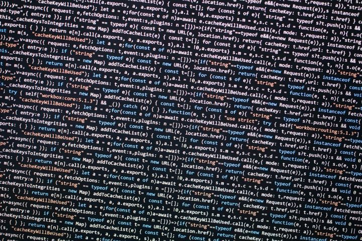Ilusi Digital: Mengapa Punya Data Stok Saja Tidak Cukup untuk Menyelamatkan Bisnis?