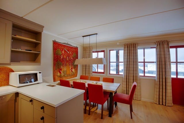 Dining area and kitchen in Beitotind 1403