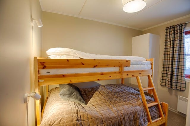 Bedroom with family bunk bed in Beitotind 1403