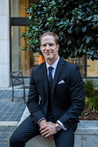 Robert Kushner sitting