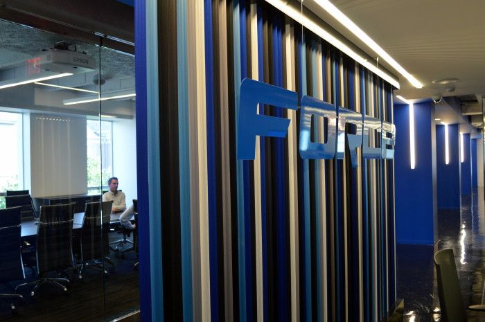 Seat Belt Walls & Catputers | Cool Office in Full Force