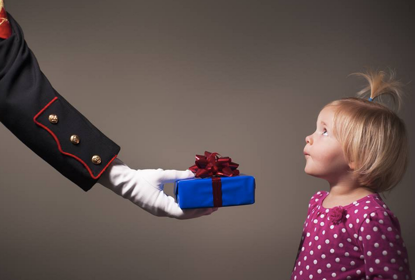 'Tis the Season for Holiday Parties & Gift Giving