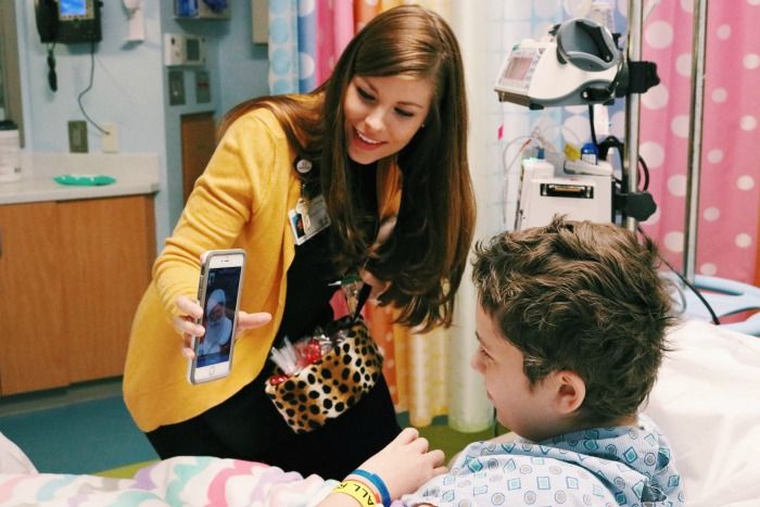 Skoozi Delivers The Gift of Santa to CHOA Patients