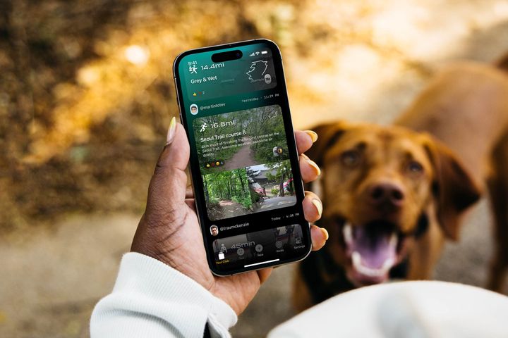 No algorithms. No competition: Any Distance app launches a healthy type of social network.