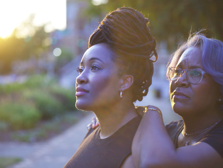 Founders Ashlee Ammons & Kerry Schrader of Mixtroz