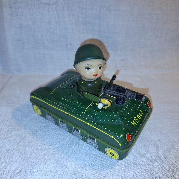 Panzer und Pistolen - Tanks and guns (view all 17 here)