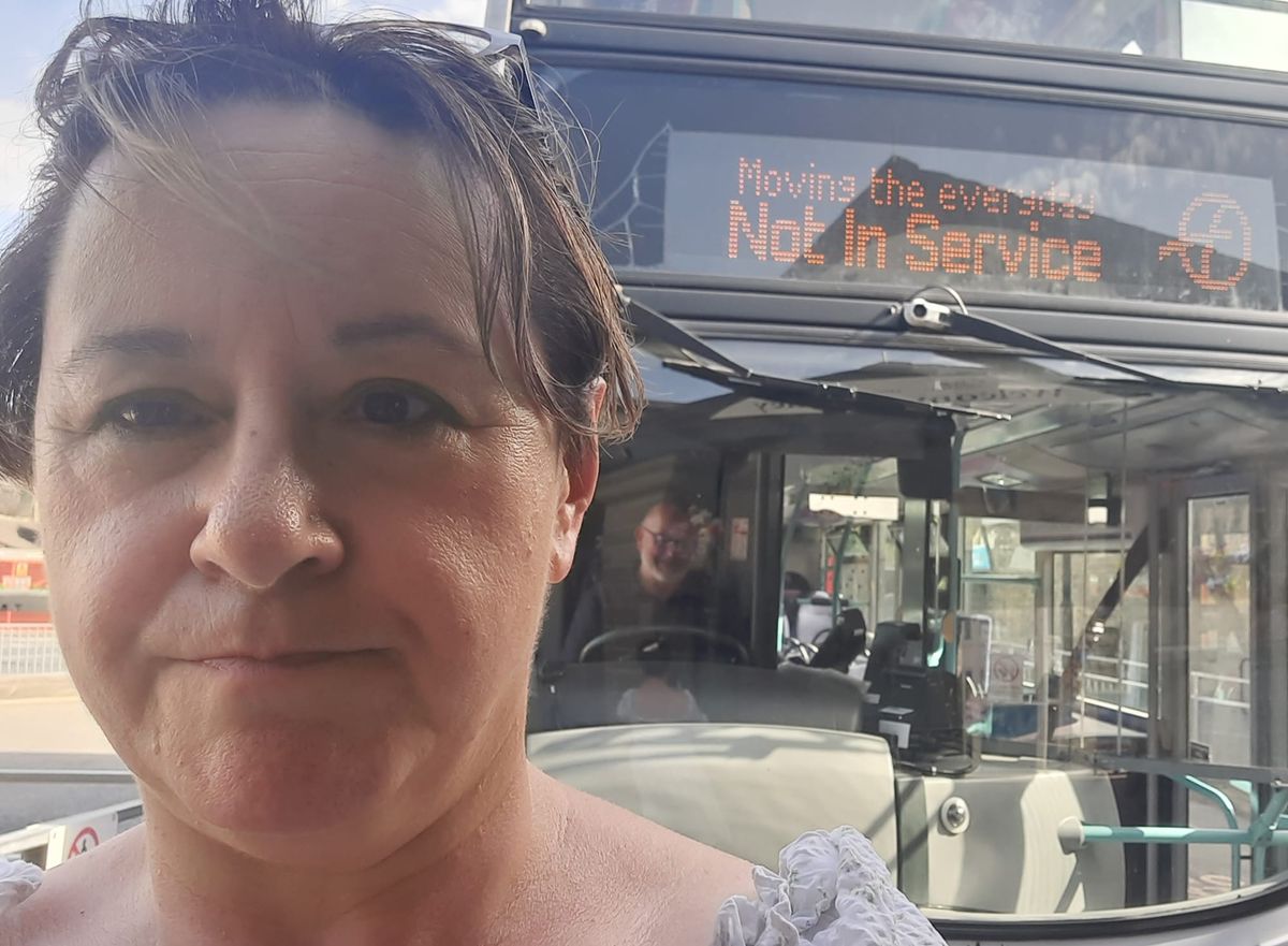 How easy is it to travel in and around Leeds exclusively on public transport?