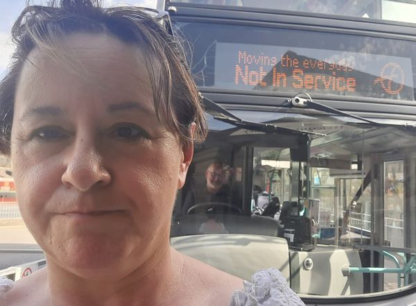 How easy is it to travel in and around Leeds exclusively on public transport?