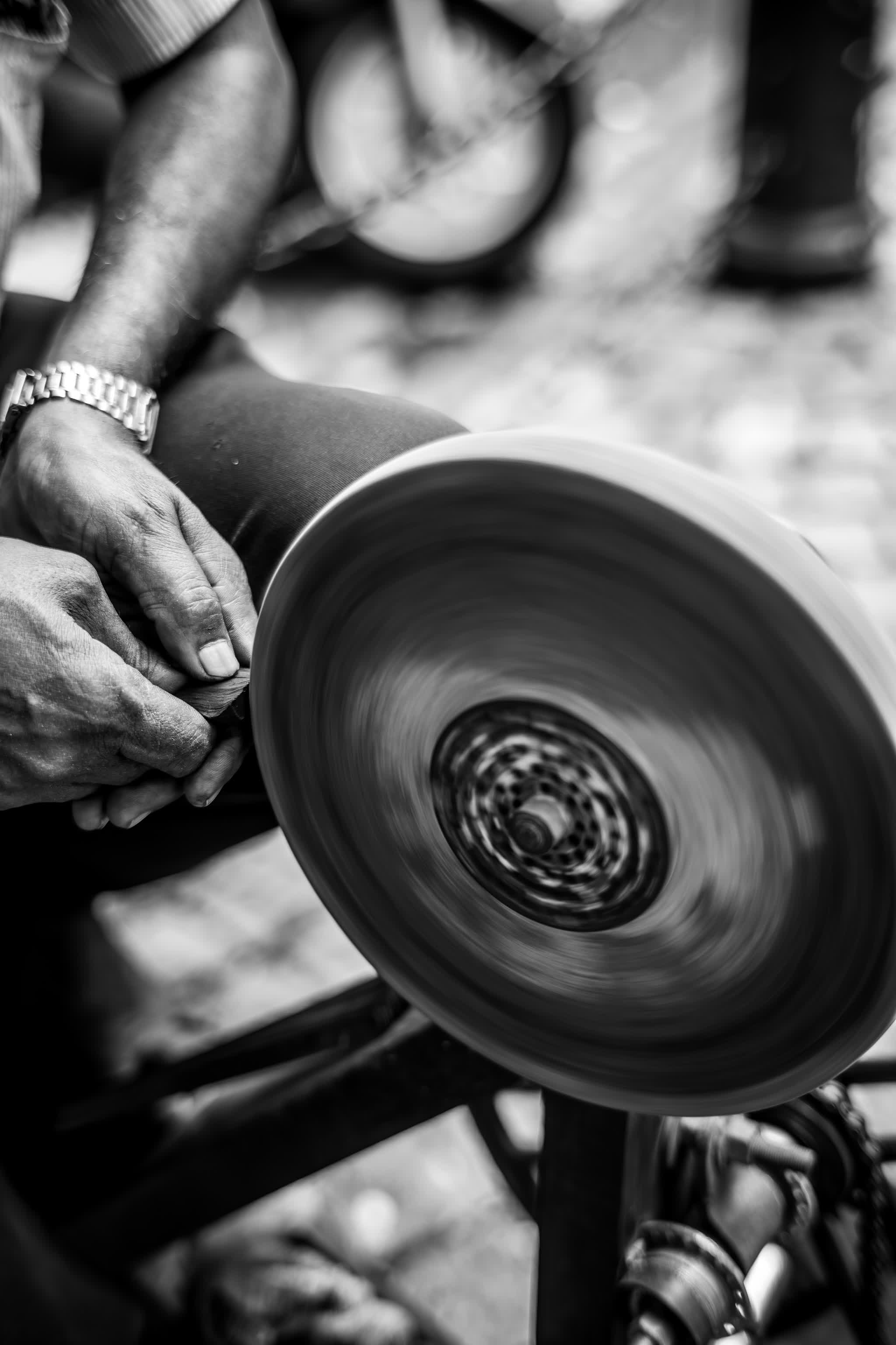 Sharpening steel at the grinding wheel
