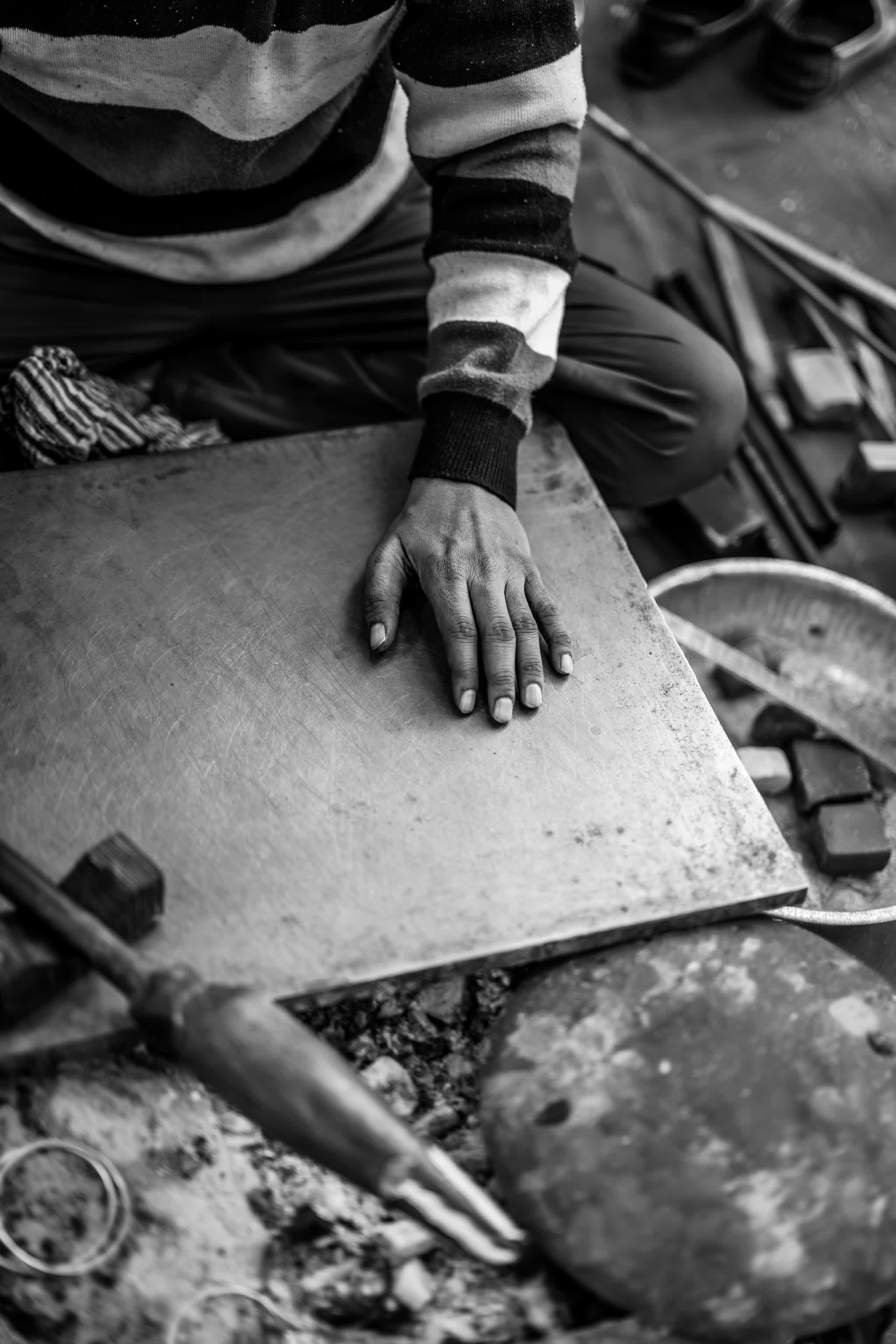 The lac-bangle maker's workbench