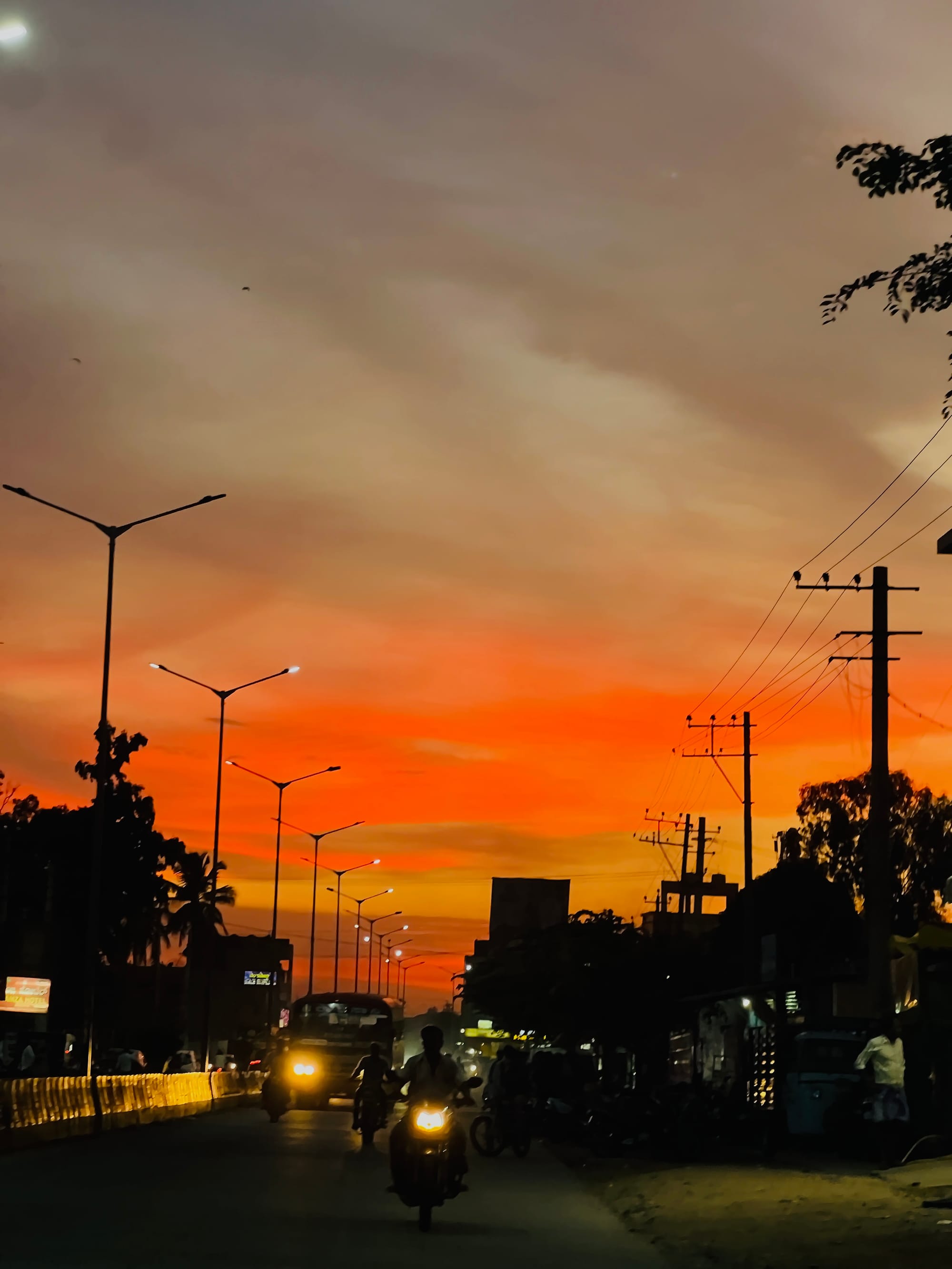 The city street slowly falling into the dusk