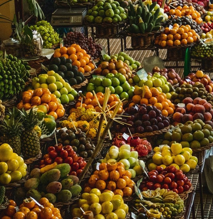 Heirloom and Hybrid Varieties: Understanding What Each Brings to the Growing Year