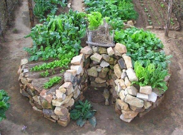 Keyhole Gardens: A Practical Technique for Small Homesteads