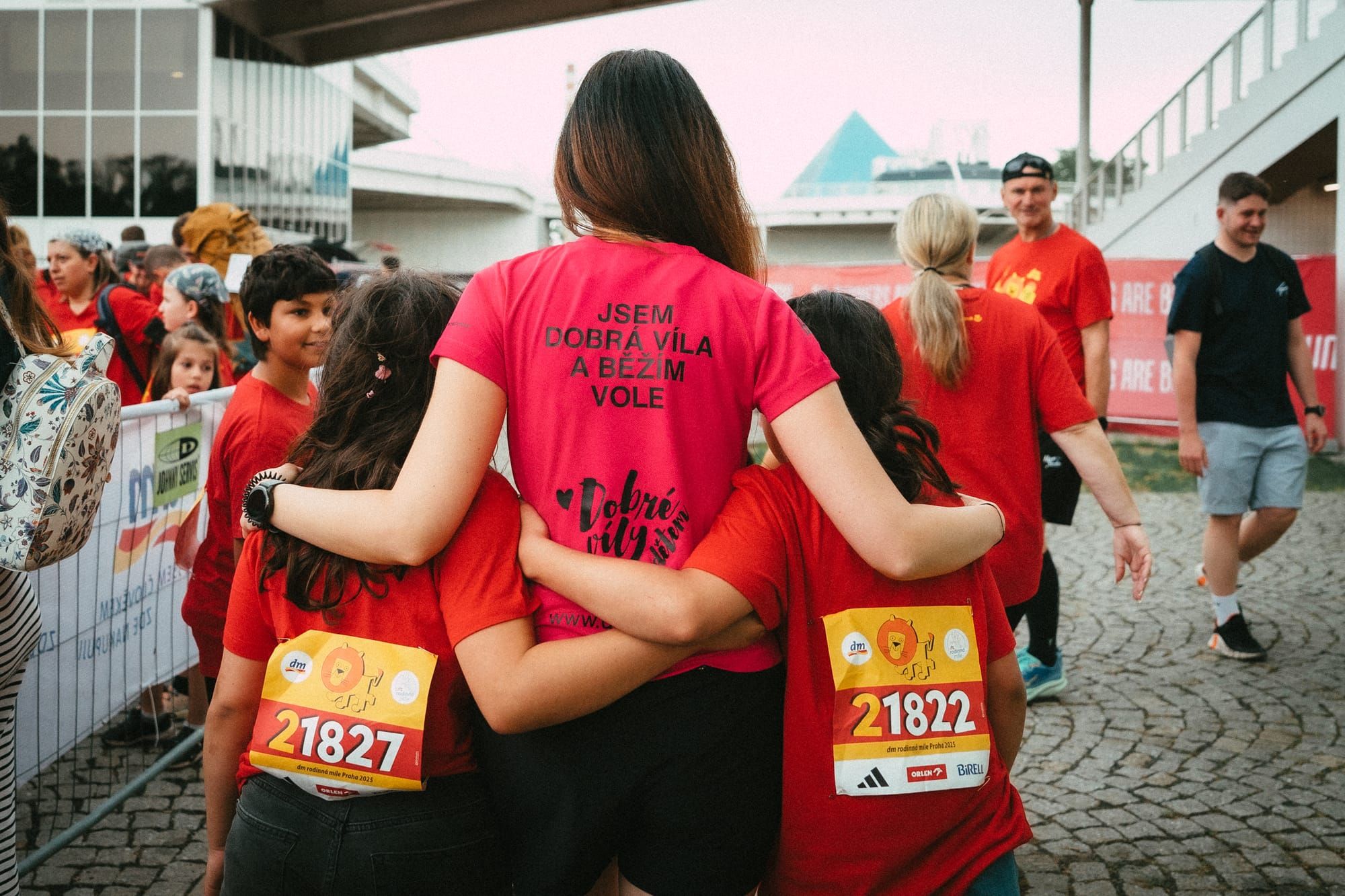 Víly v běhu: Dětský domov Nové Strašecí na dm rodinné míli v Praze