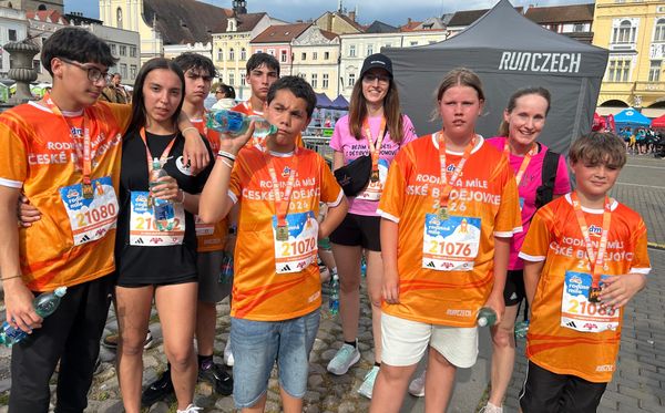 Běžecké závody RunCzech: Když kilometry pomáhají a radost spojuje