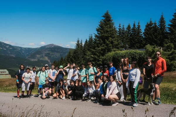 Letní tábor plný smíchu, odvahy a nočního počítání hvězd
