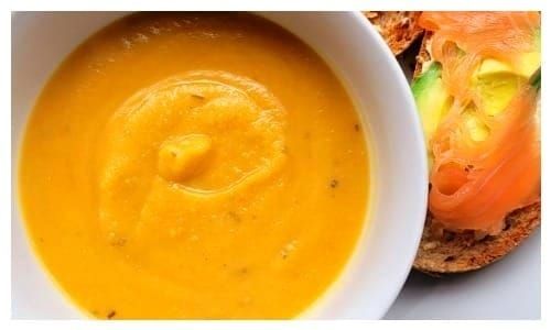 Welcome autumn with this healthy butternut squash soup- a hearty, creamy, tasty soup