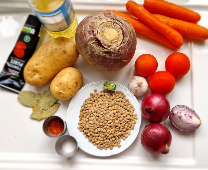 Swede and lentil hotpot