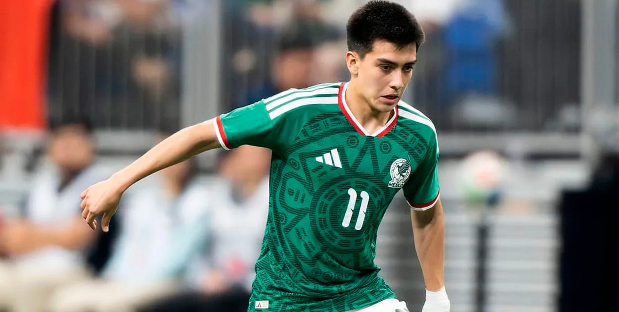 Va Gilberto Mora de titular hoy vs Ecuador