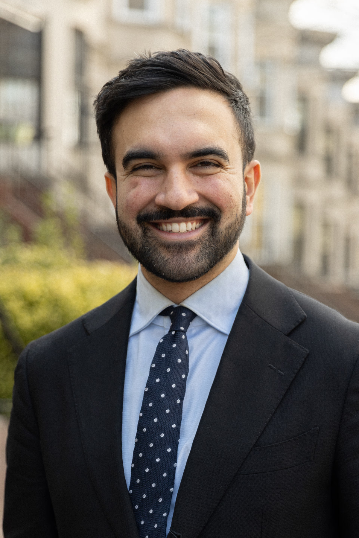 Her şeyi Batıran Amcalara El Salla