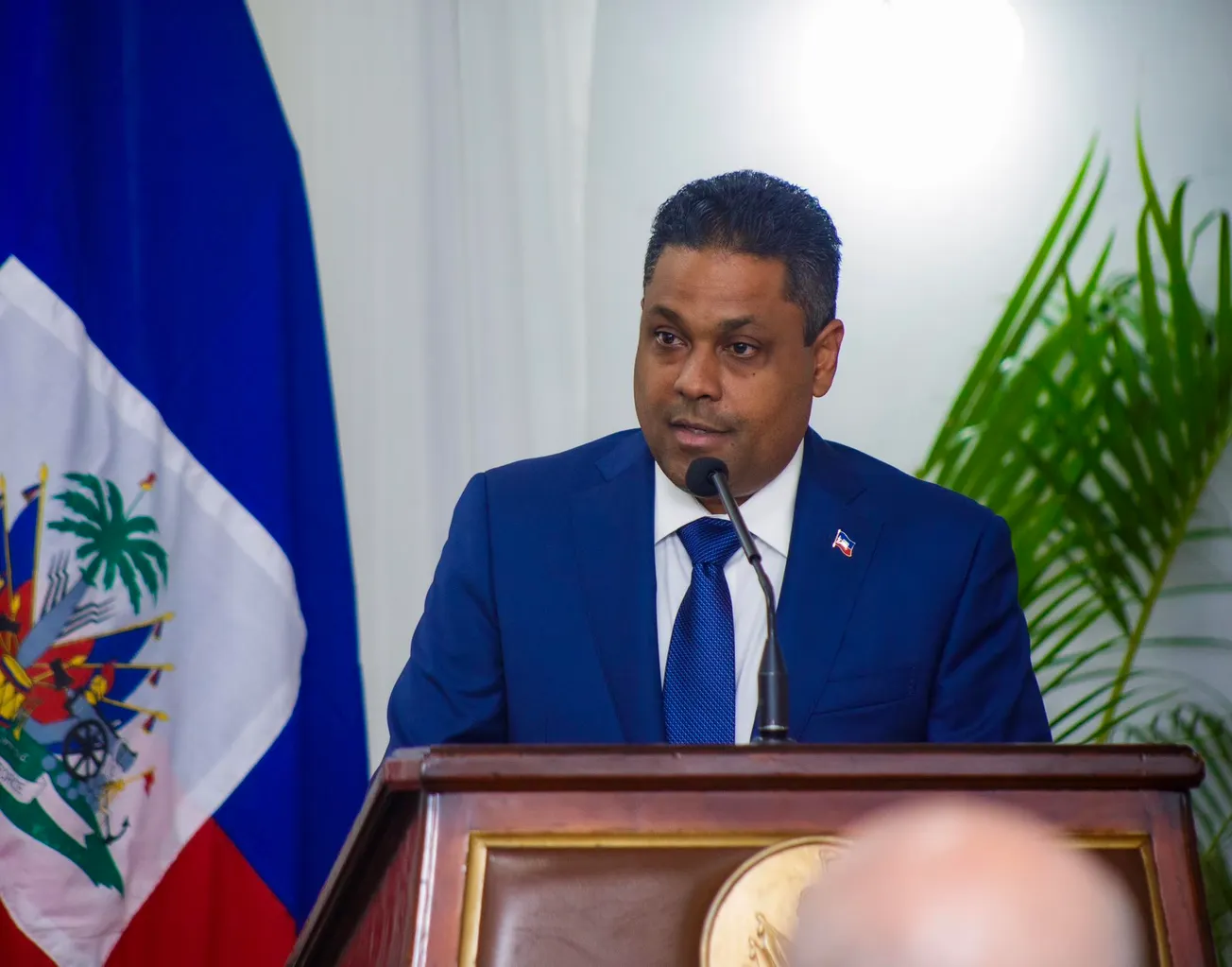 Laurent Saint-Cyr prend les rênes de la transition haïtienne : un homme d'affaires face aux gangs