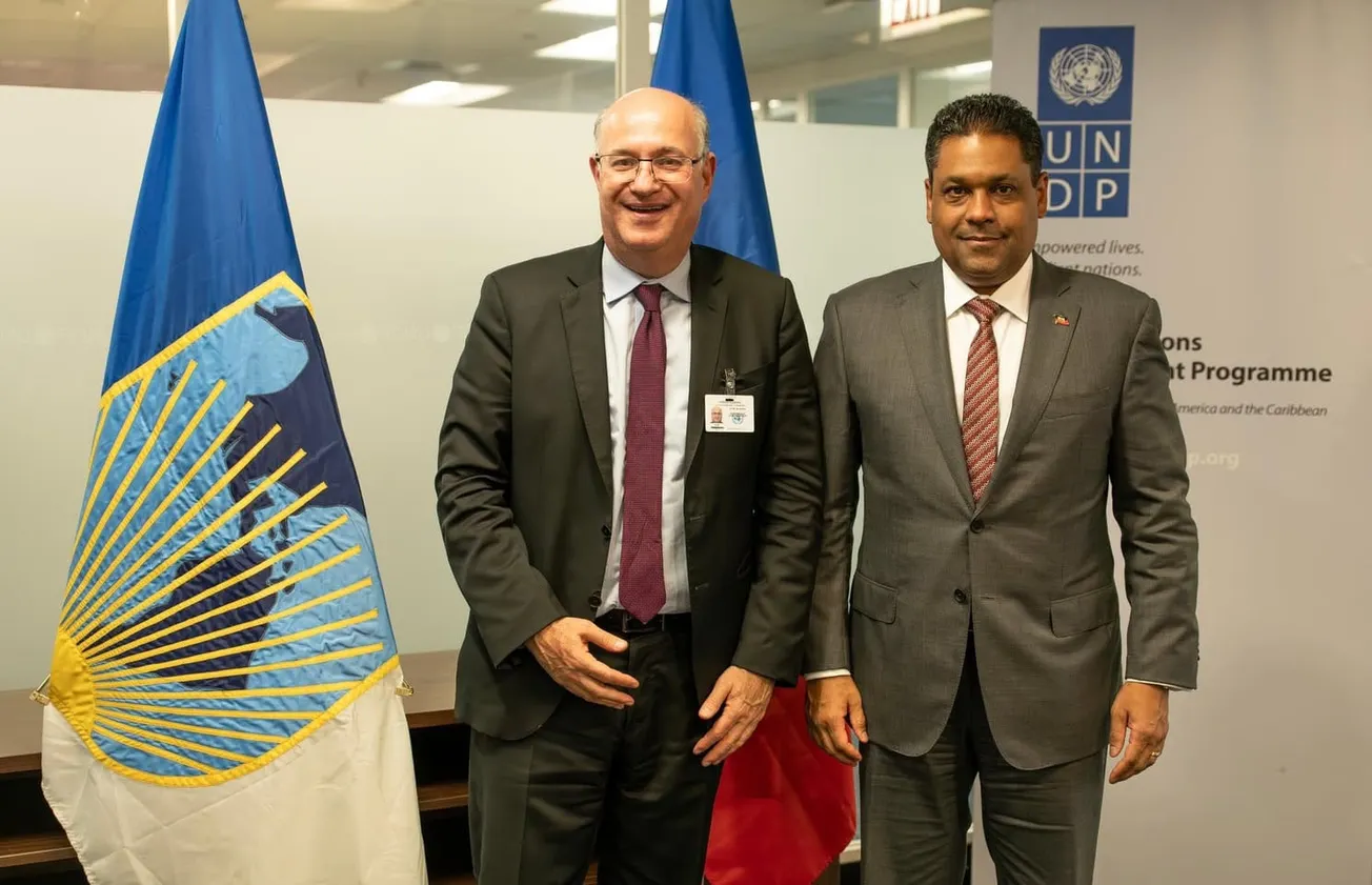Laurent Saint-Cyr rencontre le président de la BID pour discuter de la relance économique et du développement du Grand Nord