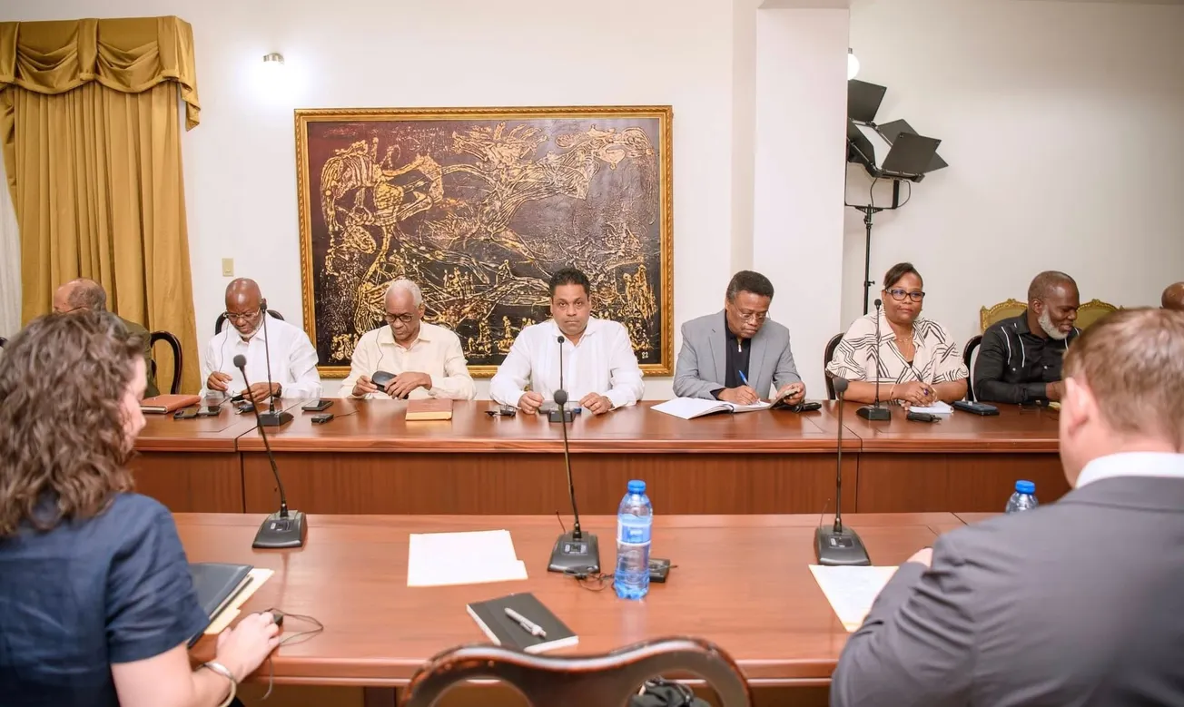 Le CPT et Wooster discutent de la « planification du fonctionnement » de la Force de suppression des gangs